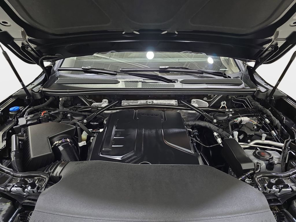 Used 2025 Audi Q5 Premium w/ Convenience Package image 34