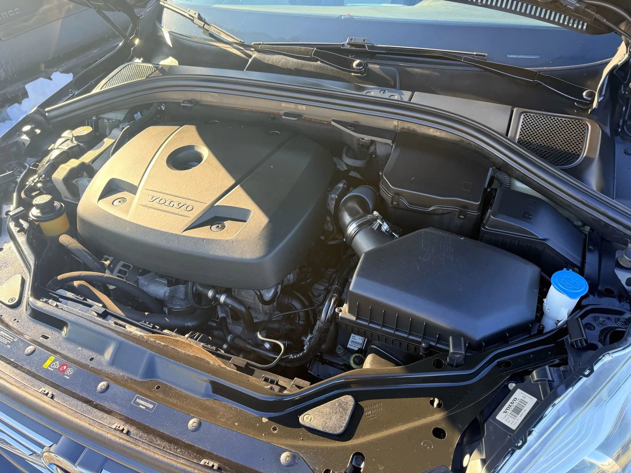 Used 2017 Volvo XC60 T5 Dynamic w/ Preferred Option Package image 44