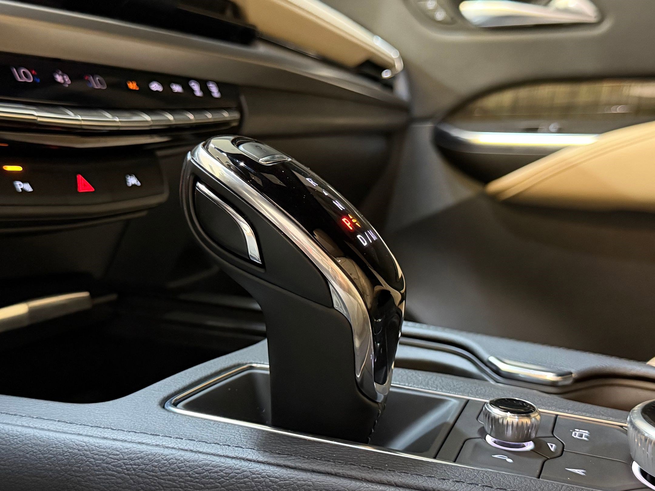 Certified 2024 Cadillac XT4 Premium Luxury image 31