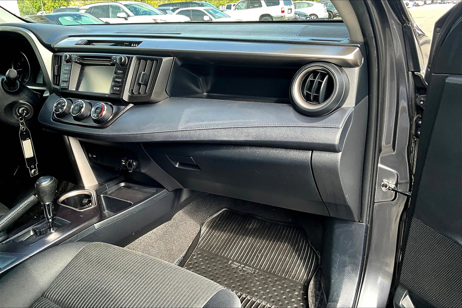 Used 2017 Toyota RAV4 LE w/ Carpet Mat Package AWD/4WD image 12