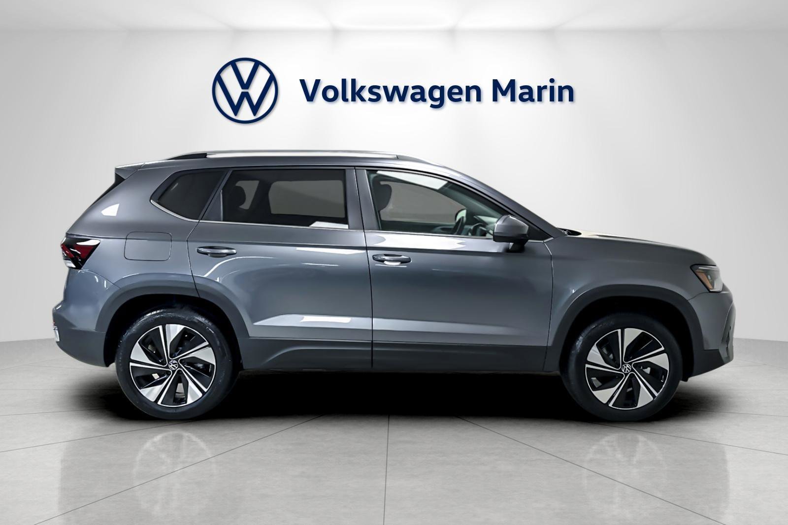 New 2026 Volkswagen Taos SE image 6