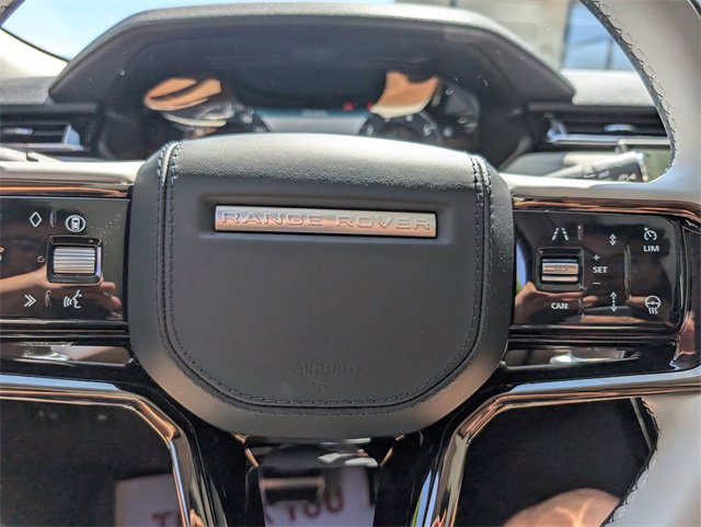 Used 2025 Land Rover Range Rover Velar Dynamic SE image 16
