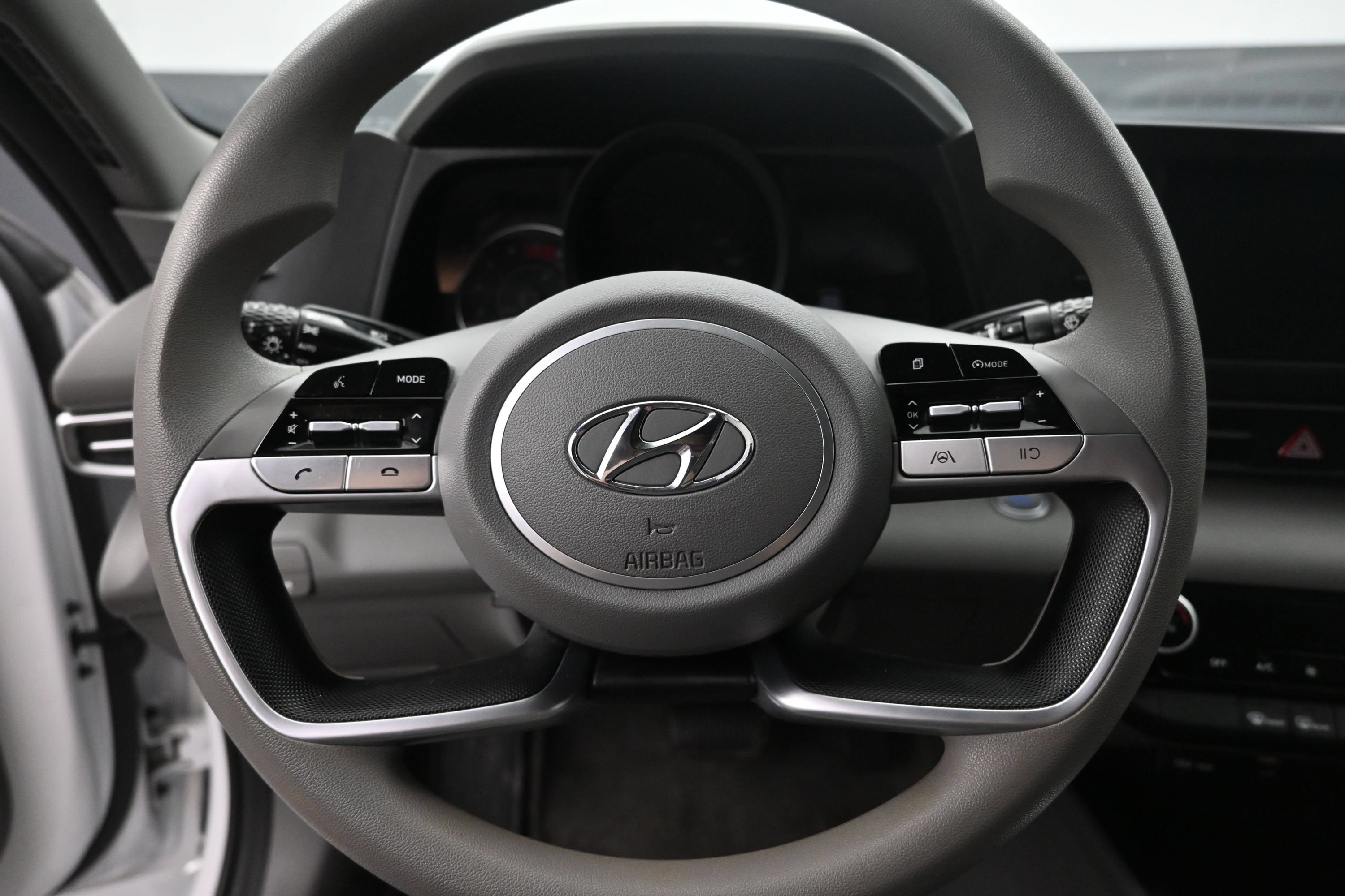 Used 2021 Hyundai Elantra SEL FWD image 13