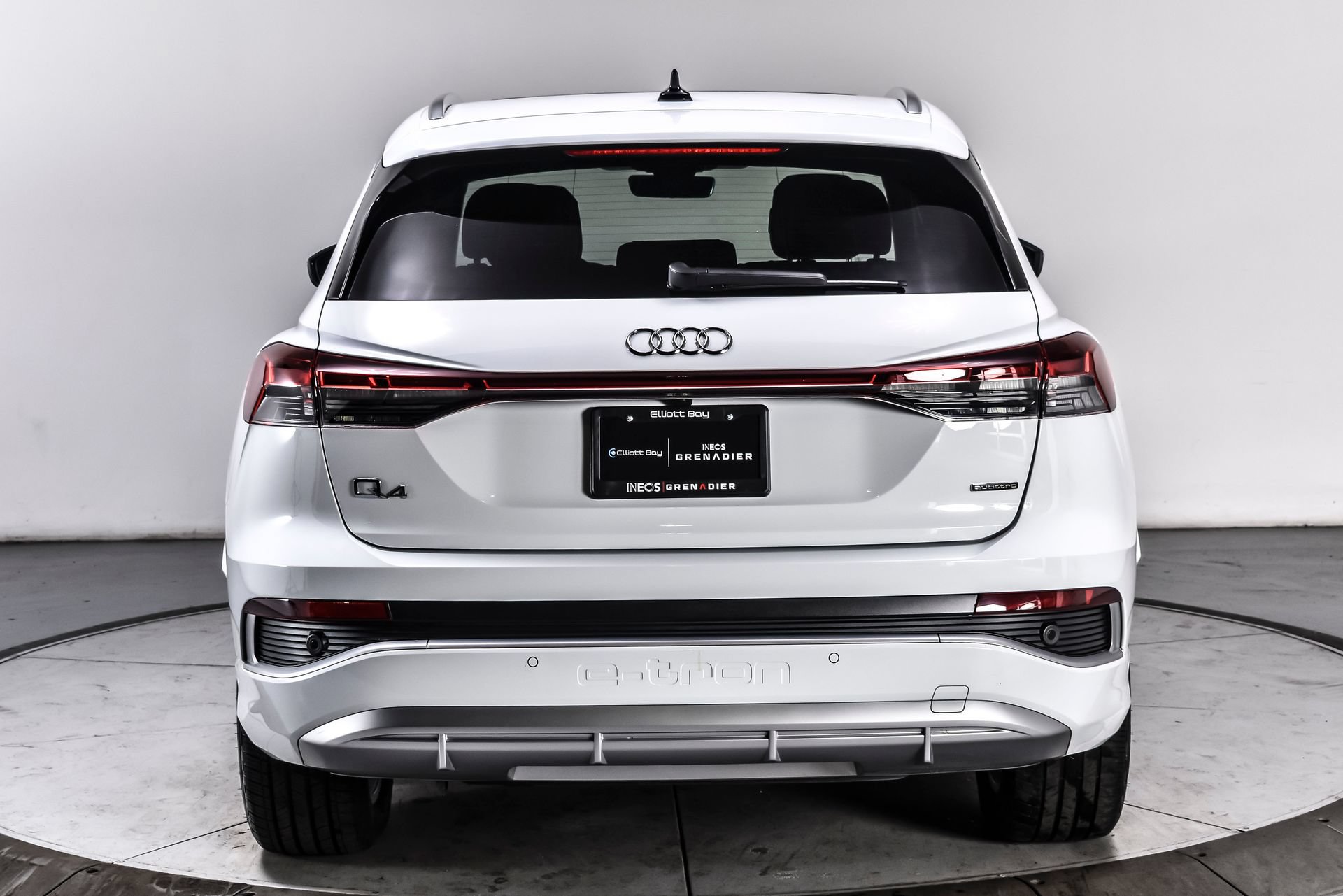 Used 2024 Audi Q4 e-tron Premium Plus AWD/4WD image 6