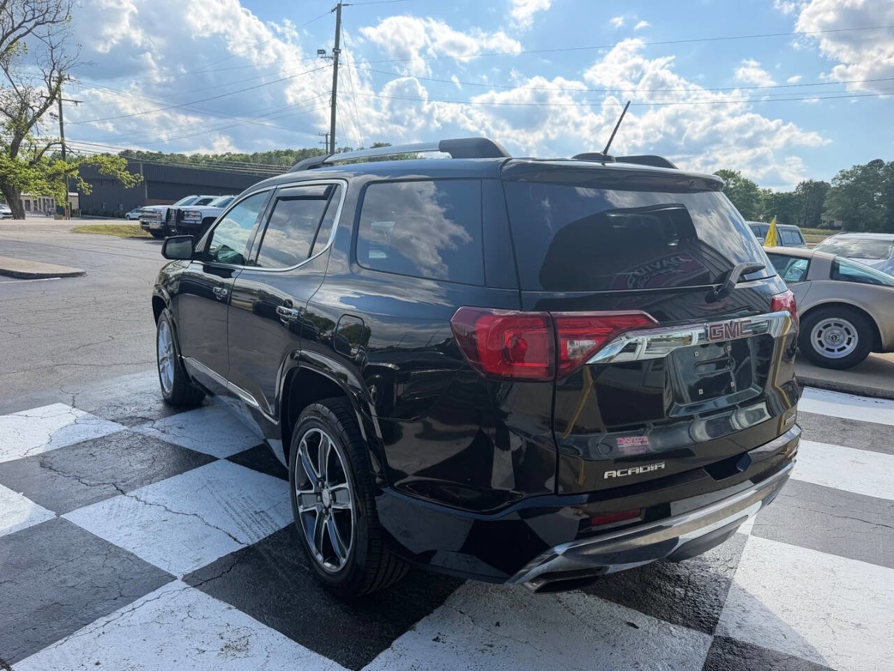 Used 2018 GMC Acadia Denali w/ Technology Package AWD/4WD image 7