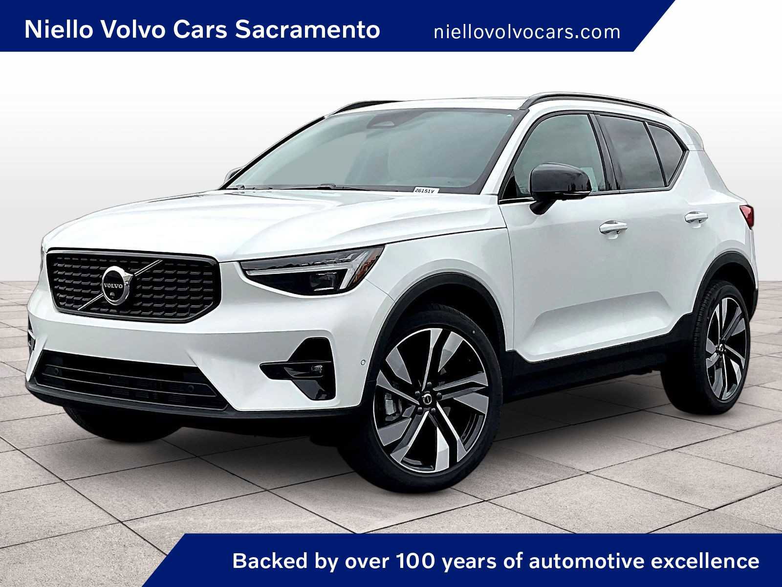 New 2026 Volvo XC40 B4 Plus w/ Climate Package