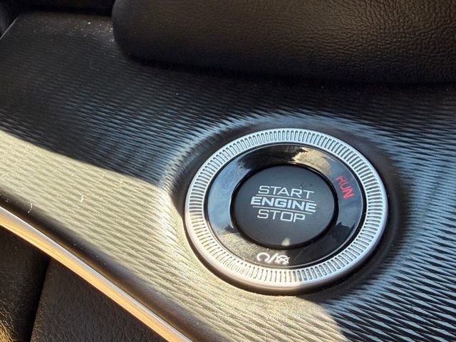 Used 2023 Jeep Grand Cherokee L Laredo AWD/4WD image 19