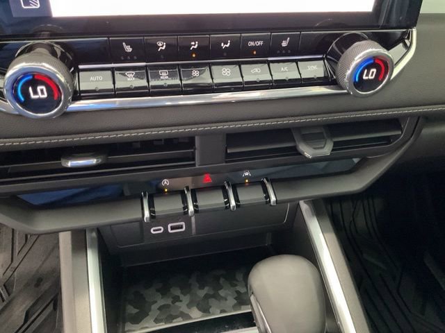 Used 2025 Chevrolet Colorado LT RWD image 15
