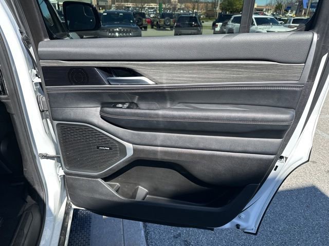 Used 2024 Jeep Wagoneer Series III image 16