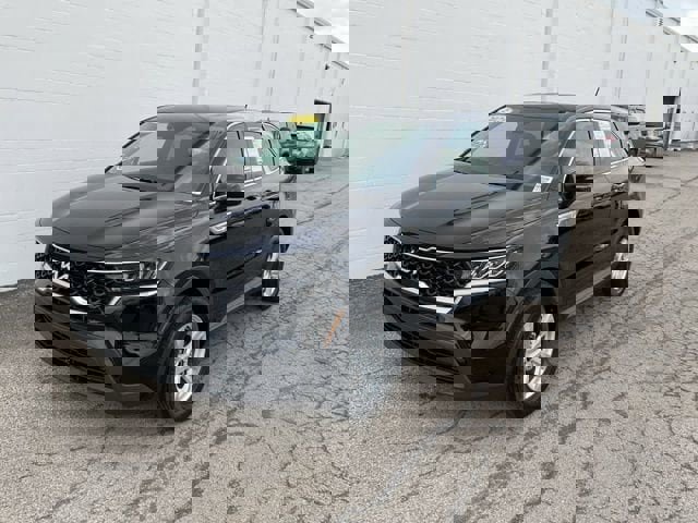 Used 2023 Kia Sorento LX image 26