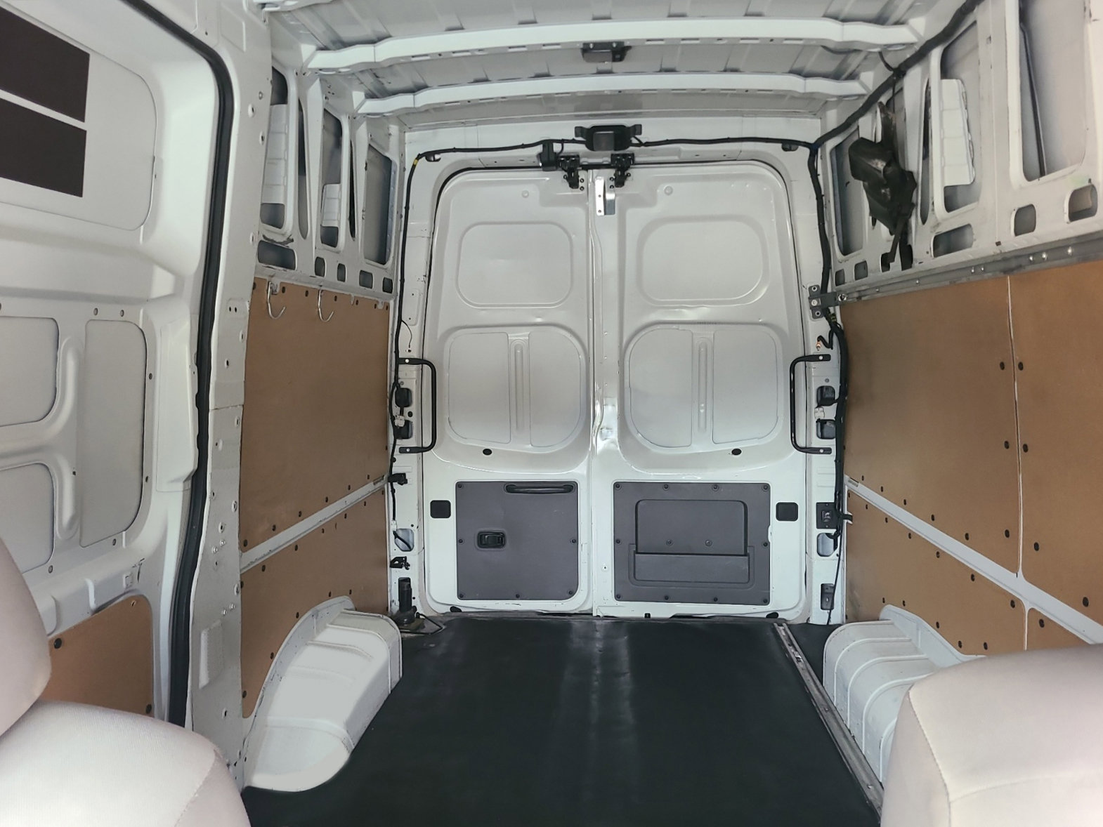 Used 2012 Nissan NV 2500 SV image 19