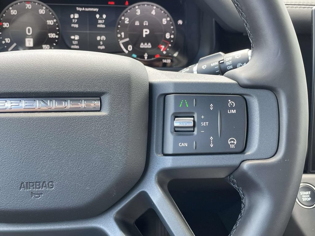 New 2026 Land Rover Defender 90 X-Dynamic SE AWD/4WD image 36