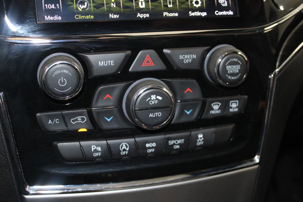 Used 2021 Jeep Grand Cherokee Limited w/ Trailer Tow Group IV image 46