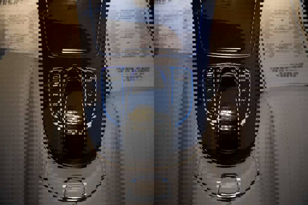 Used 2019 Mercedes-Benz E 300 4MATIC w/ Premium 1 Package image 30