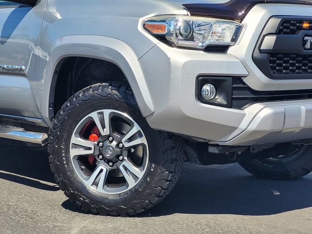 Used 2016 Toyota Tacoma TRD Sport RWD image 9