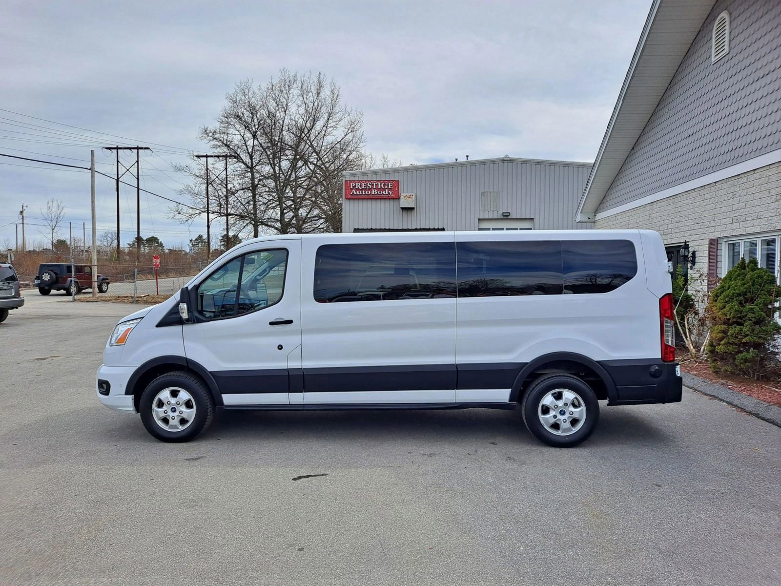Used 2020 Ford Transit 350 XLT RWD image 5