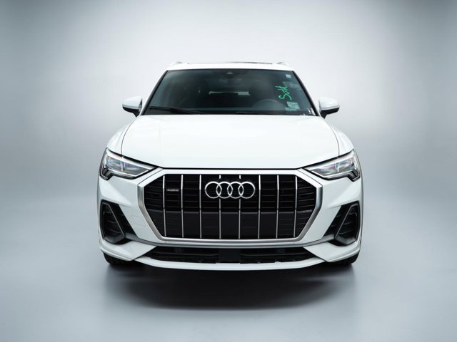 Used 2021 Audi Q3 2.0T Premium Plus w/ Premium Plus Package AWD/4WD image 3