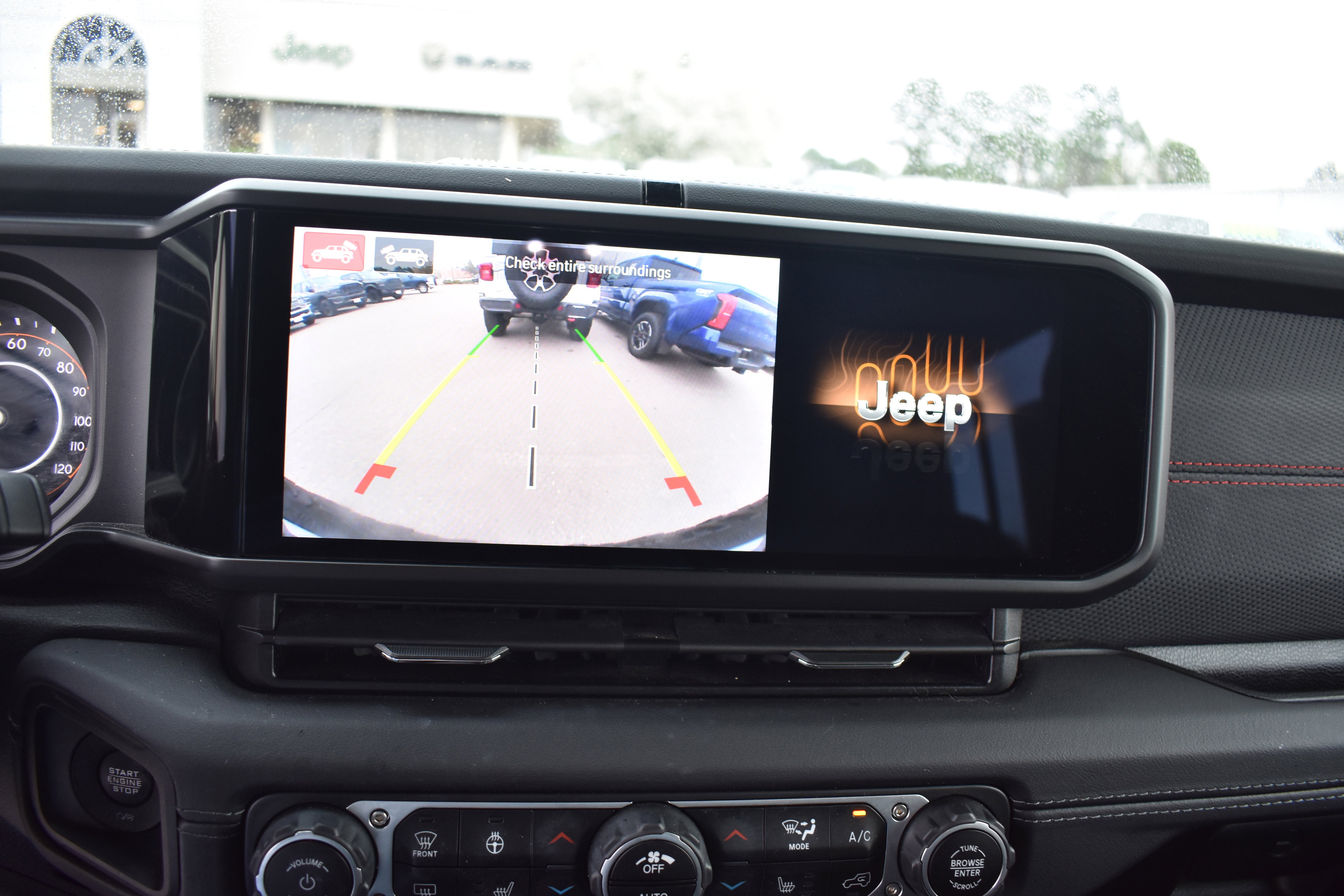 Used 2025 Jeep Wrangler Unlimited Rubicon w/ Safety Group image 19