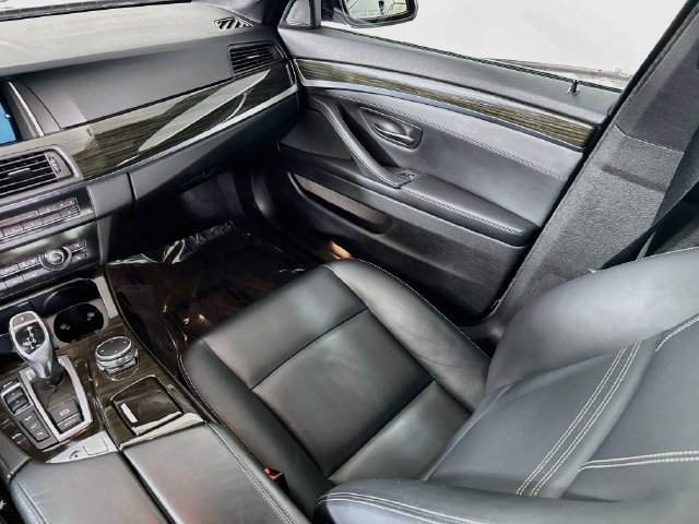 Used 2016 BMW 535i xDrive Sedan AWD/4WD image 24