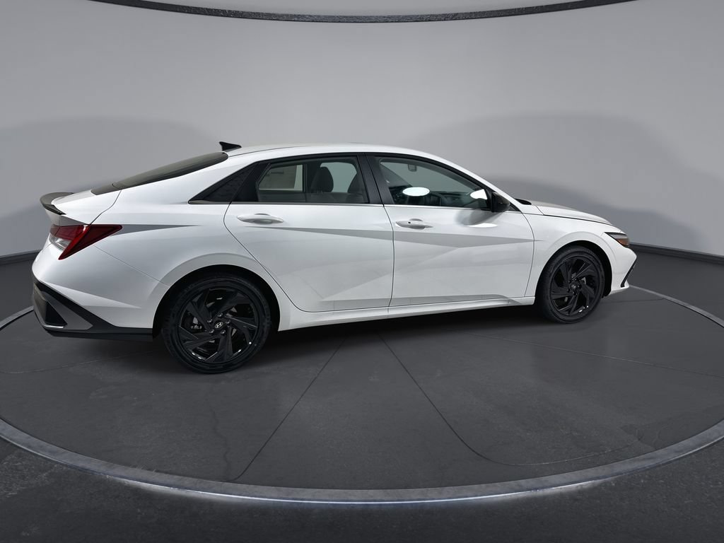 New 2026 Hyundai Elantra SEL Sport Premium FWD image 9