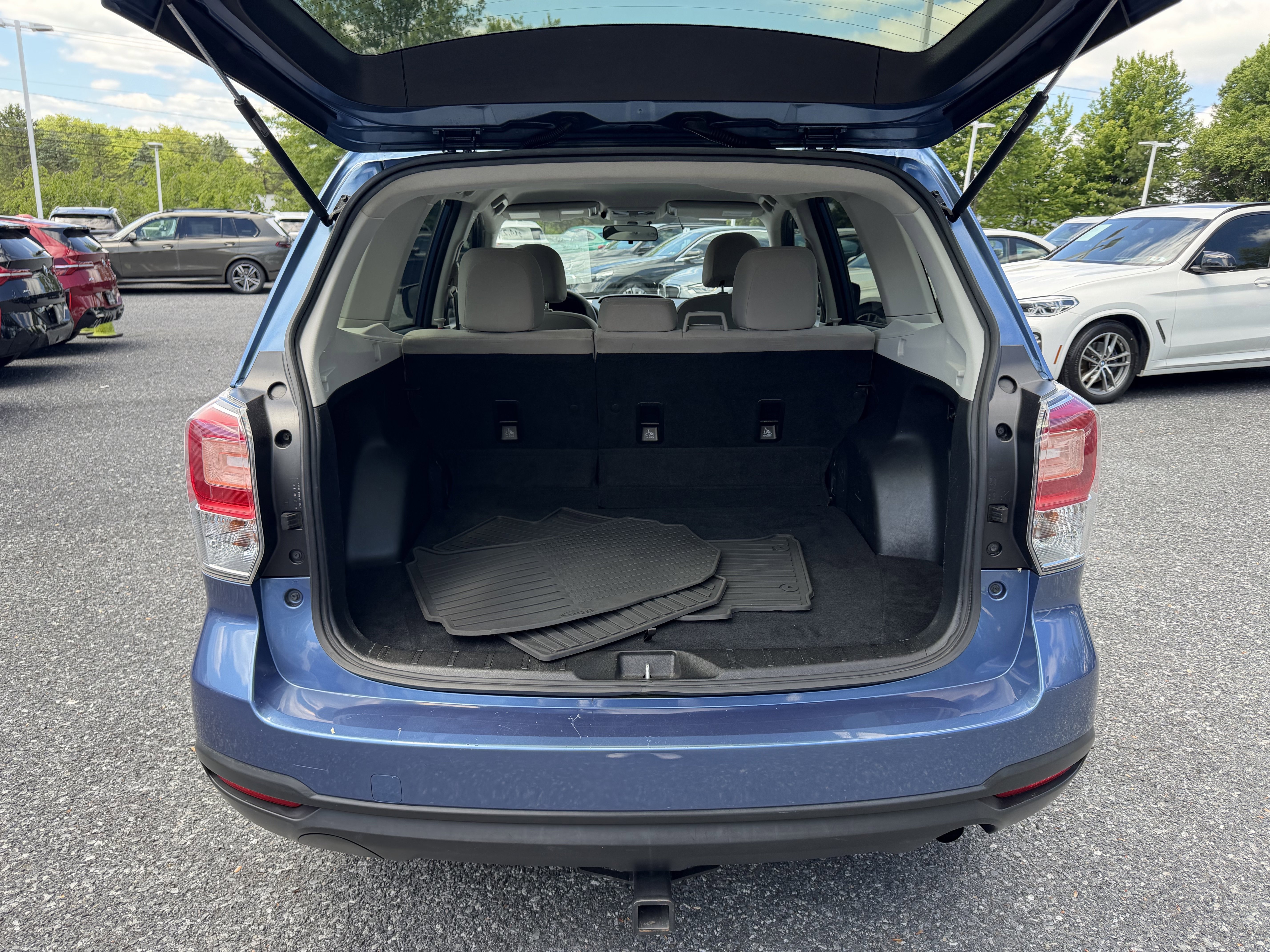 Used 2017 Subaru Forester 2.5i AWD/4WD image 7
