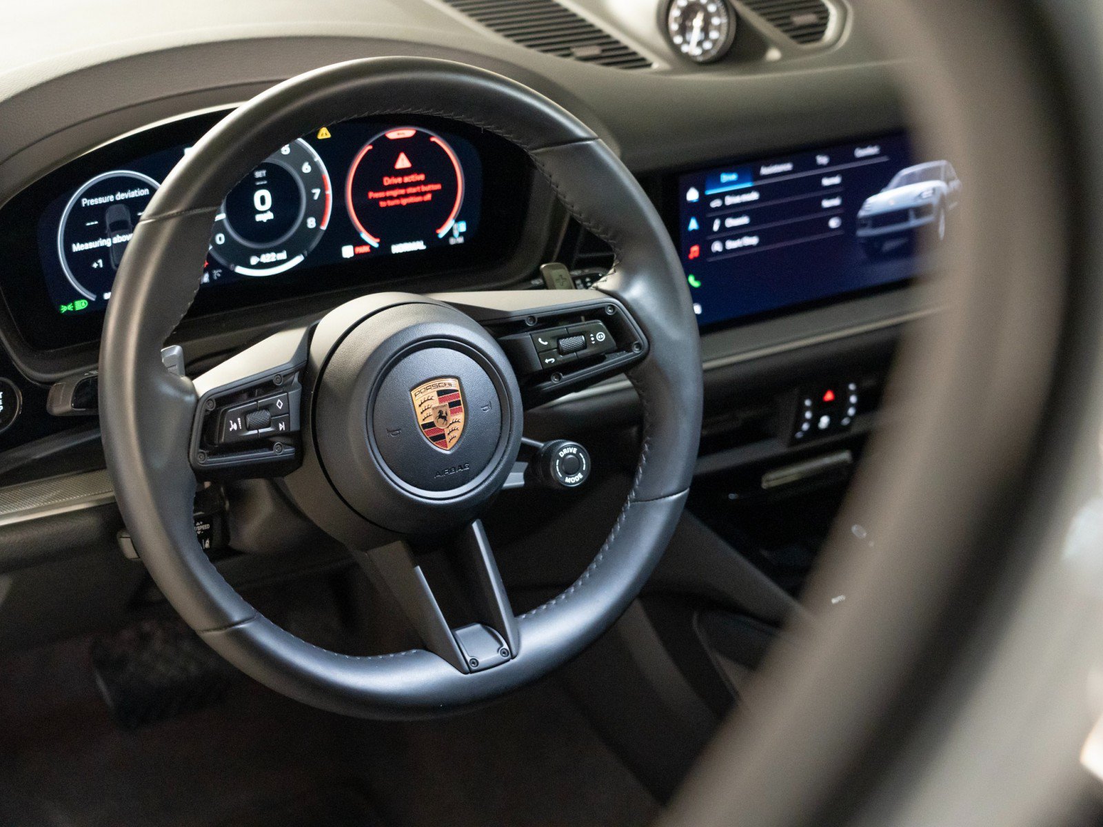 Certified 2026 Porsche Cayenne AWD/4WD image 15