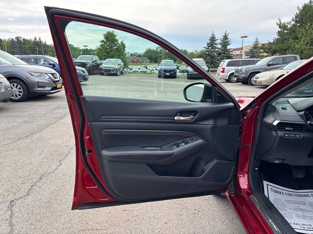 Used 2020 Nissan Altima 2.5 SR AWD/4WD image 15