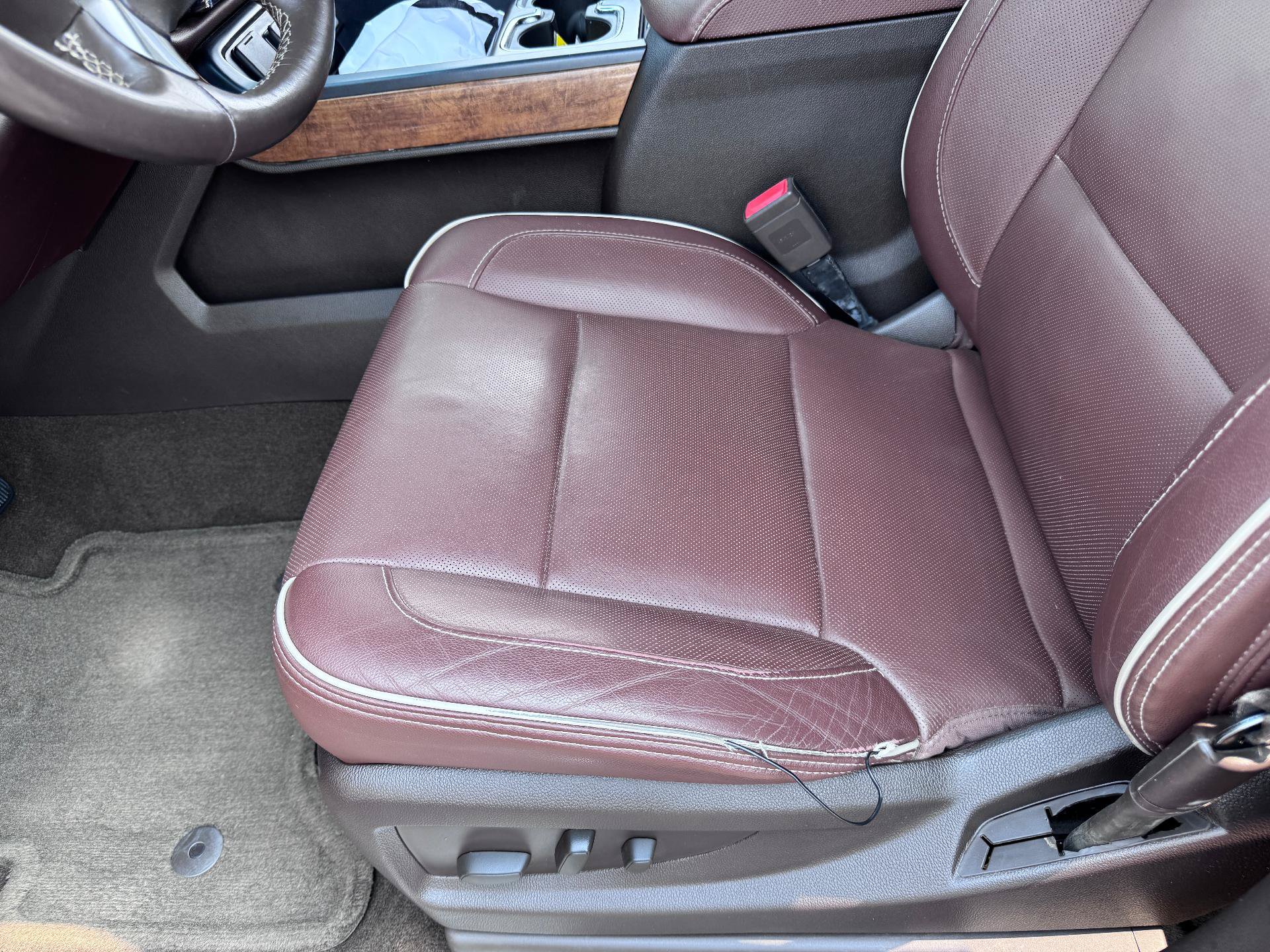 Used 2015 Chevrolet Silverado 1500 High Country w/ High Country Premium Package AWD/4WD image 11