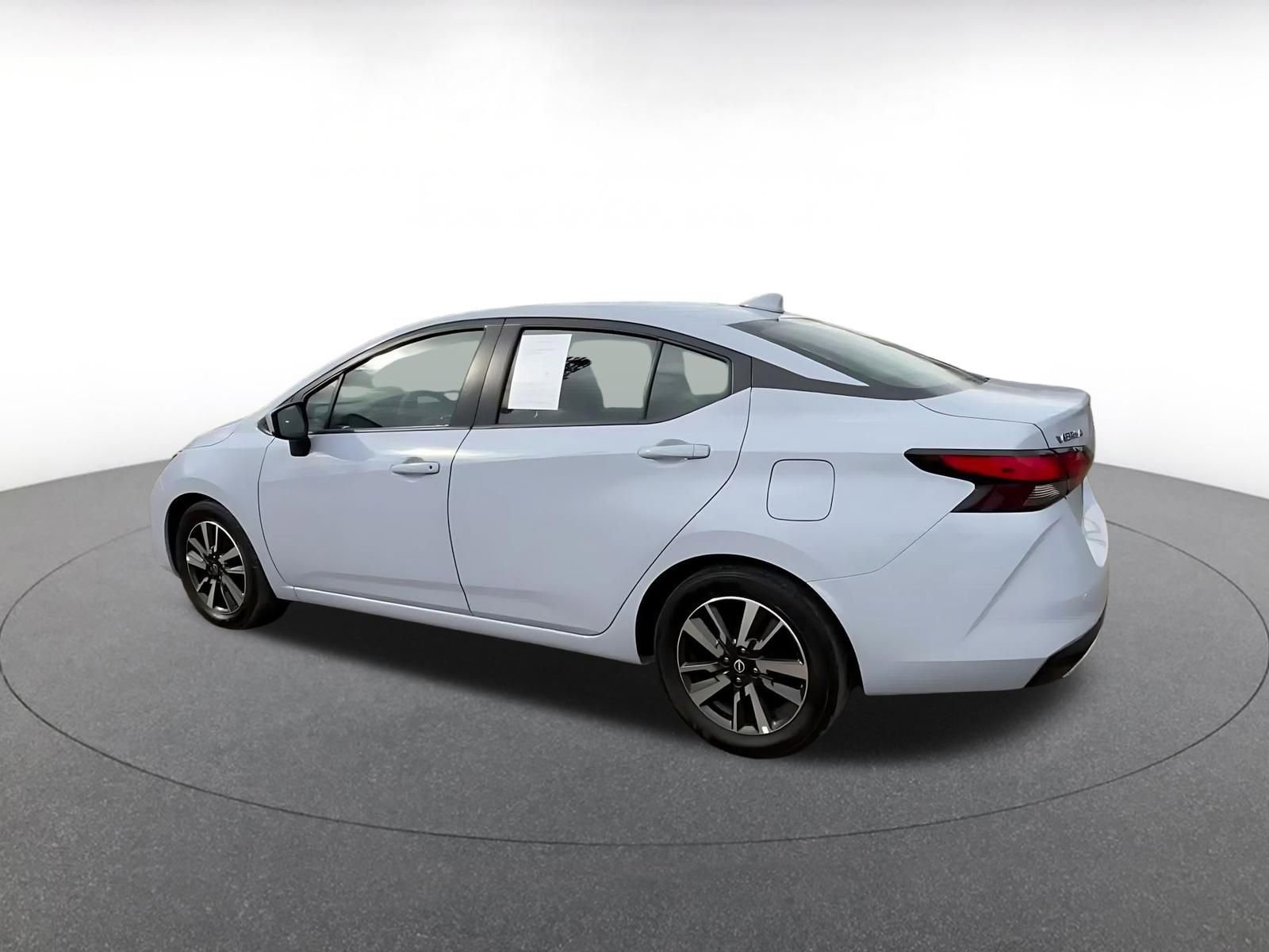 Used 2025 Nissan Versa SV image 10