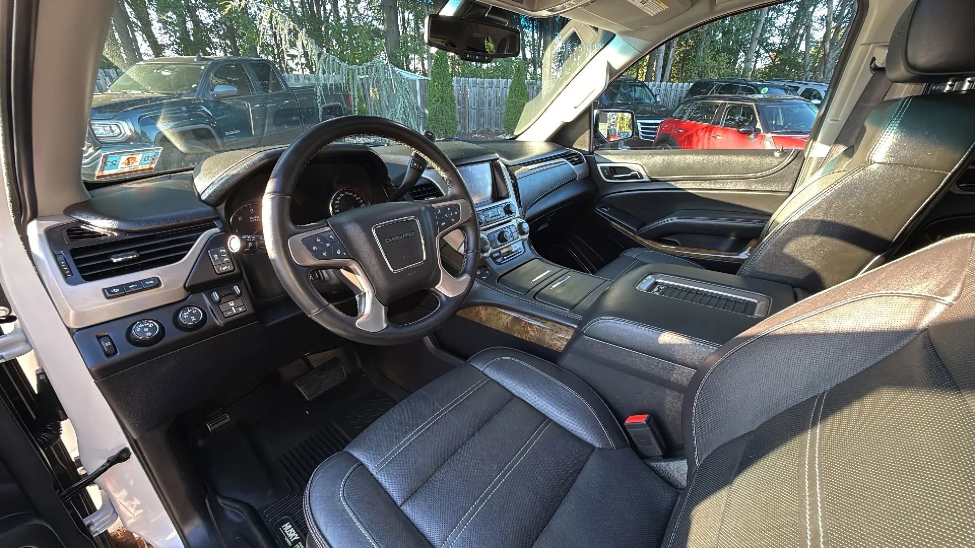 Used 2016 GMC Yukon Denali w/ Open Road Package image 13