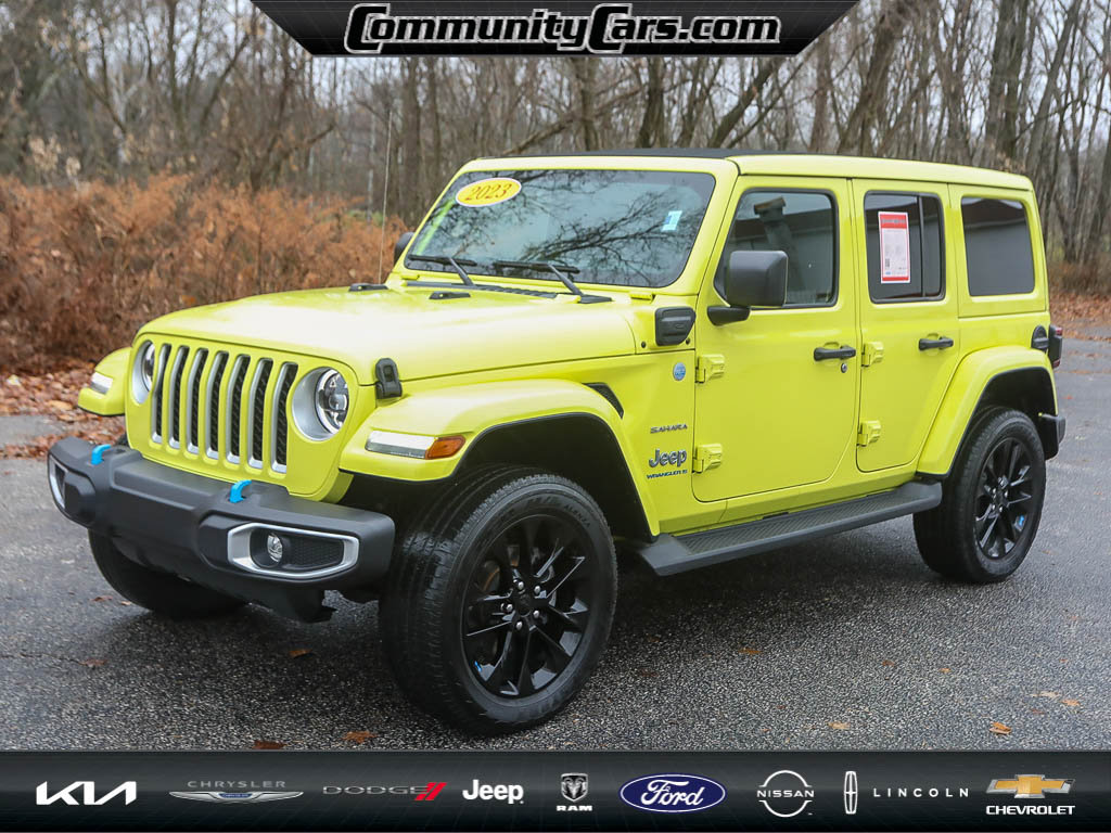 Used 2023 Jeep Wrangler Sahara w/ Cold Weather Group image 2