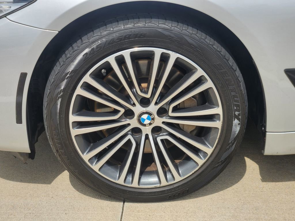 Used 2020 BMW 530i xDrive w/ Convenience Package AWD/4WD image 10