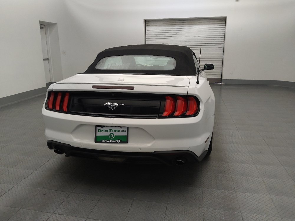 Used 2020 Ford Mustang Premium RWD image 7