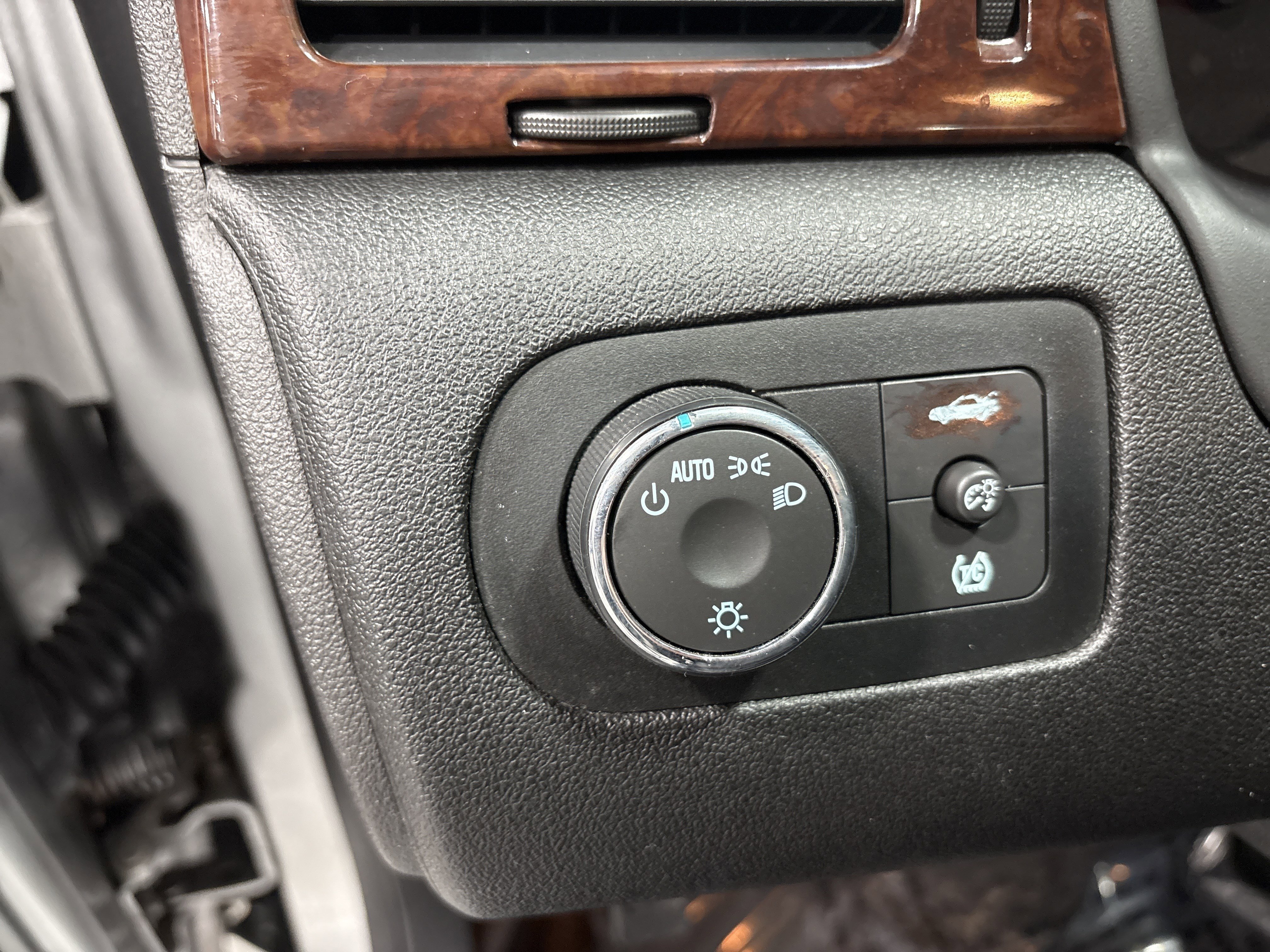 Used 2011 Chevrolet Impala LS image 11