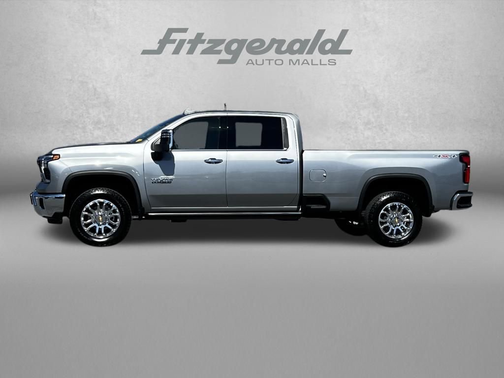 Used 2025 Chevrolet Silverado 3500 LTZ w/ LTZ Premium Texas Edition image 4