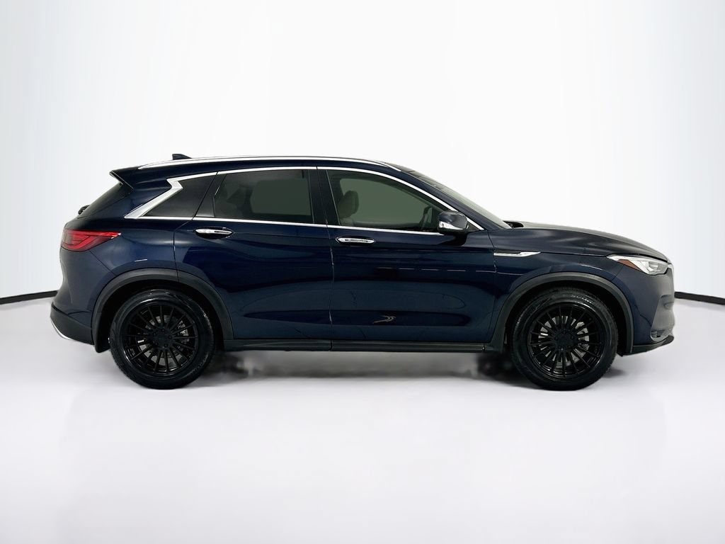 Used 2019 INFINITI QX50 Luxe w/ Navigation Package FWD image 4