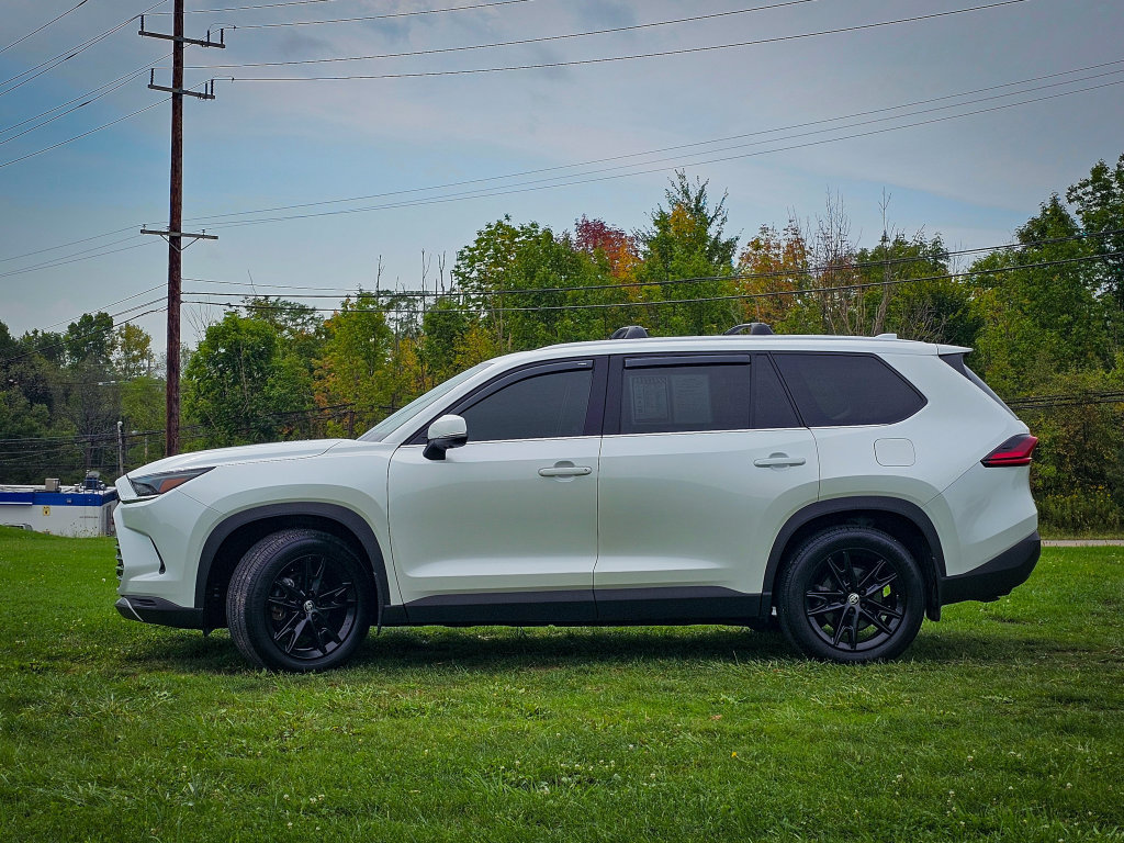 Used 2025 Toyota Grand Highlander AWD image 7