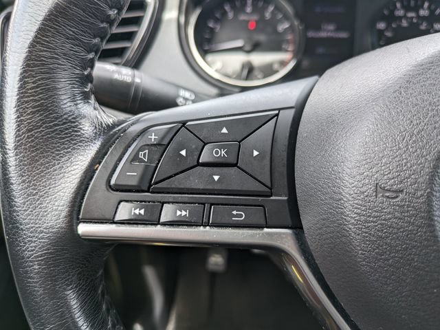 Used 2020 Nissan Rogue S w/ Special Edition Package FWD image 21