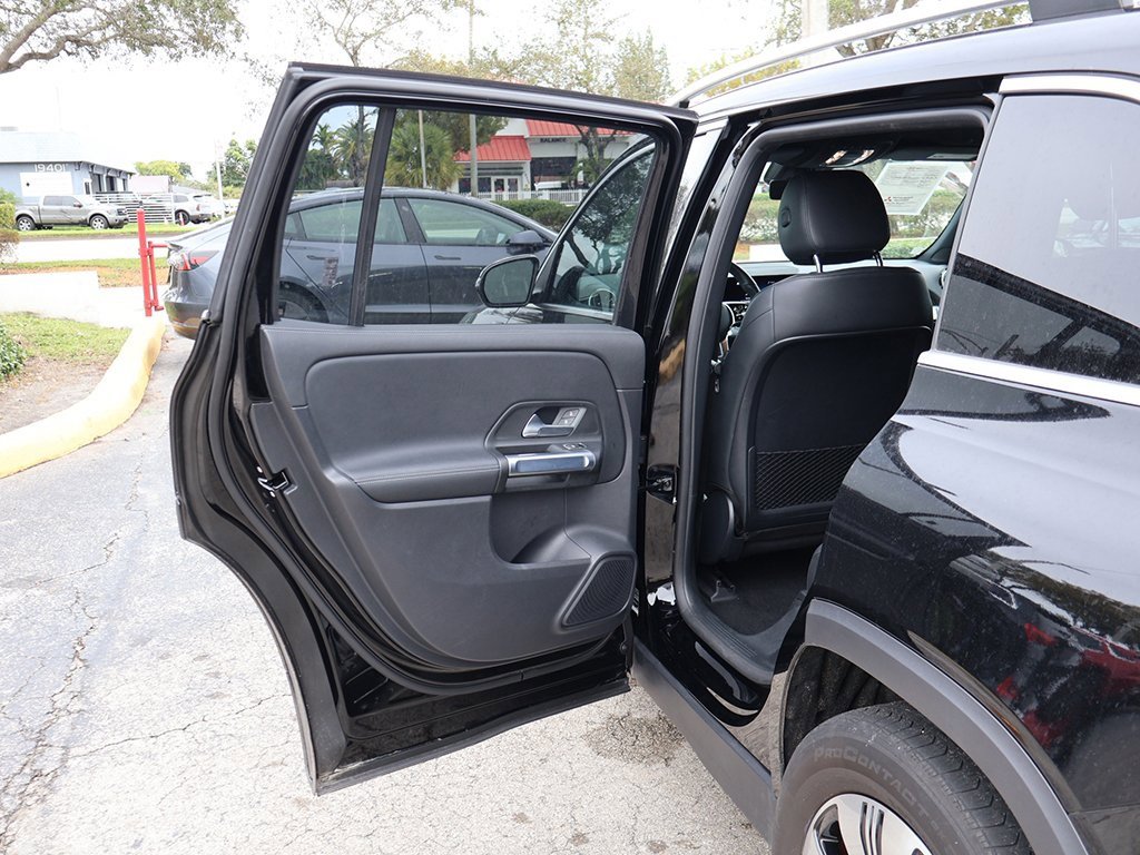 Used 2023 Mercedes-Benz EQB 250+ image 21