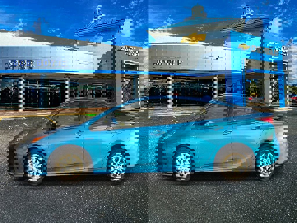 Used 2022 Toyota Prius L Eco image 7