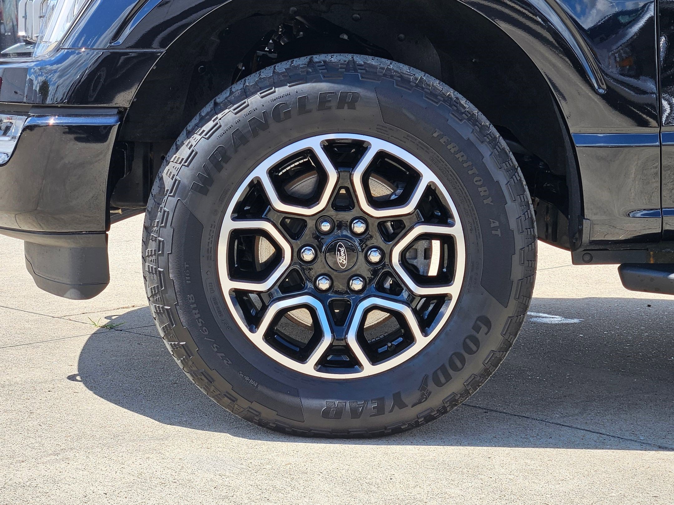 Used 2023 Ford F150 XLT w/ Equipment Group 302A High image 12