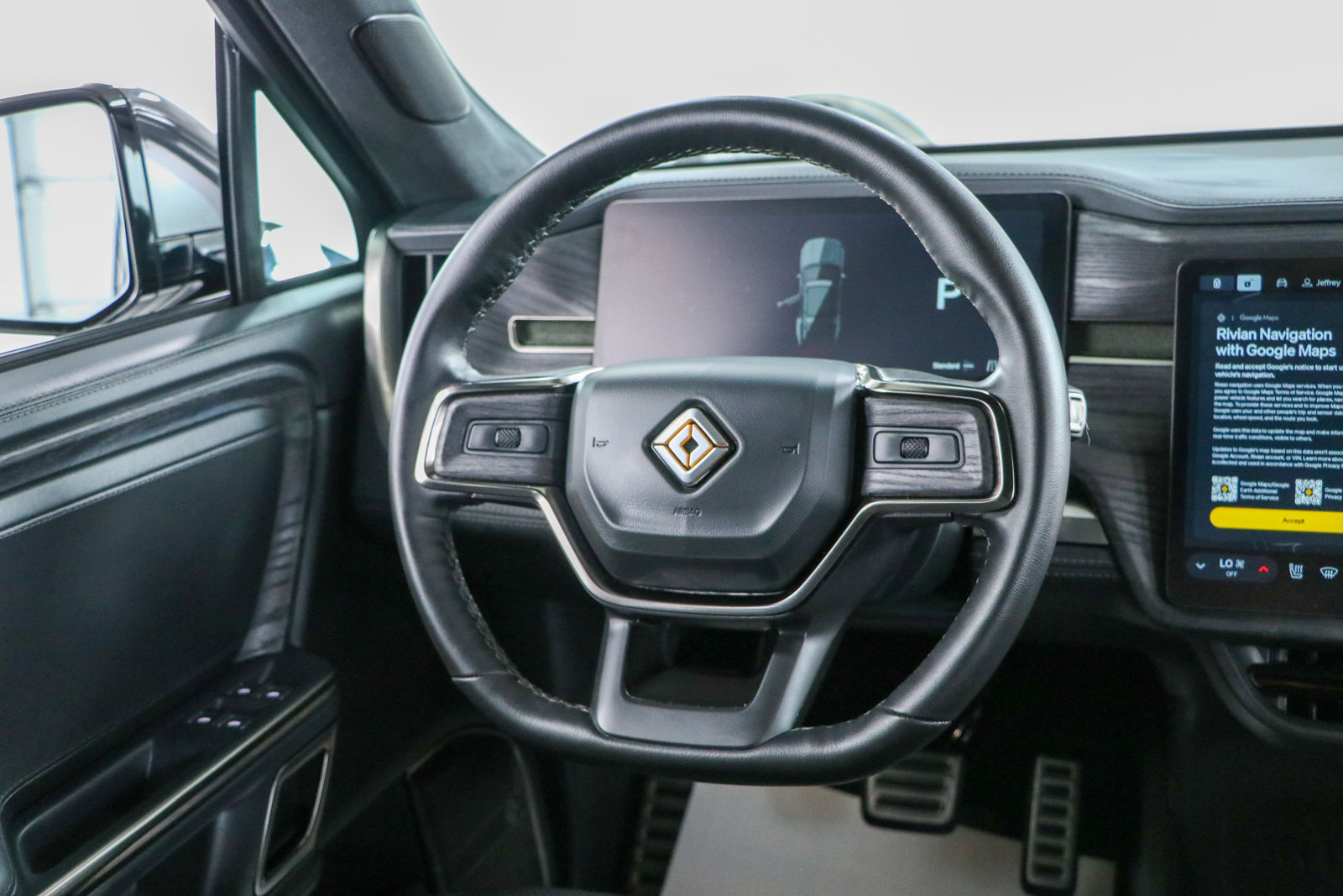 Used 2024 Rivian R1S Adventure AWD/4WD image 11