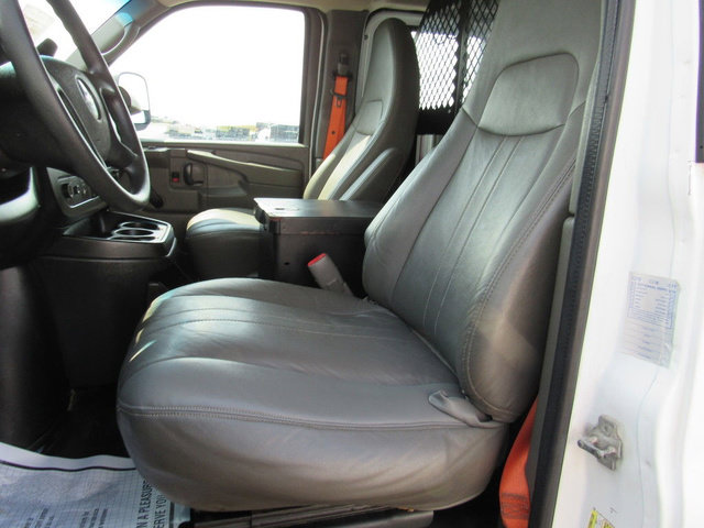 Used 2013 Chevrolet Express 2500 RWD image 29