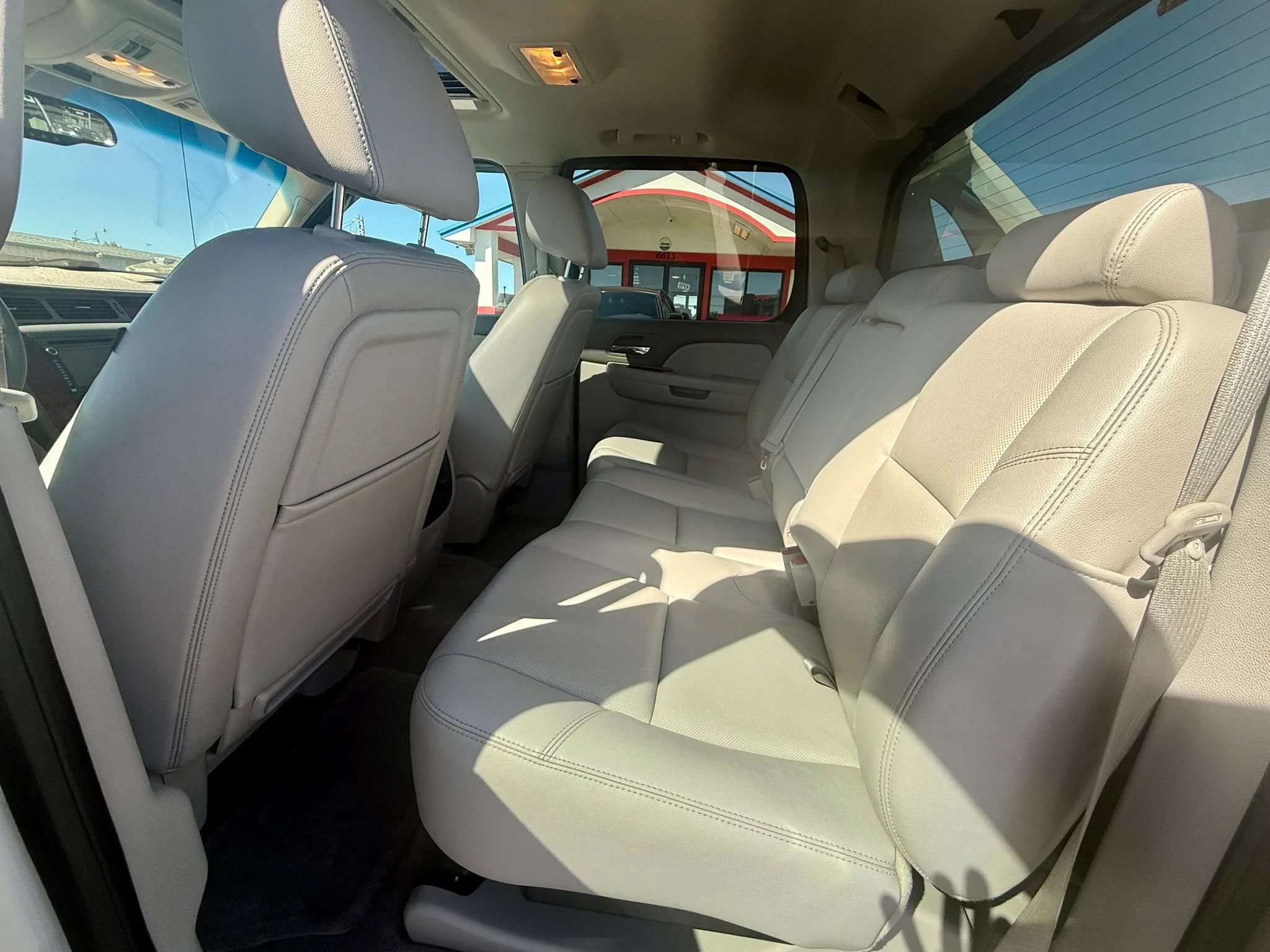 Used 2013 Chevrolet Avalanche LTZ AWD/4WD image 10