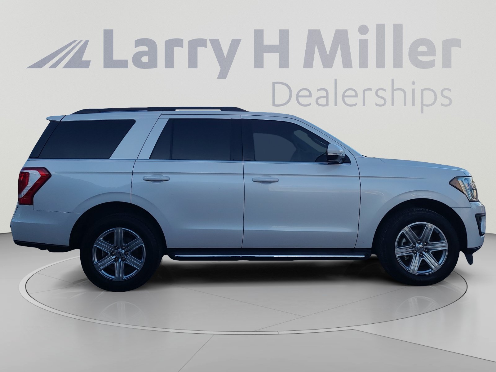 Used 2019 Ford Expedition XLT w/ Equipment Group 202A RWD image 6