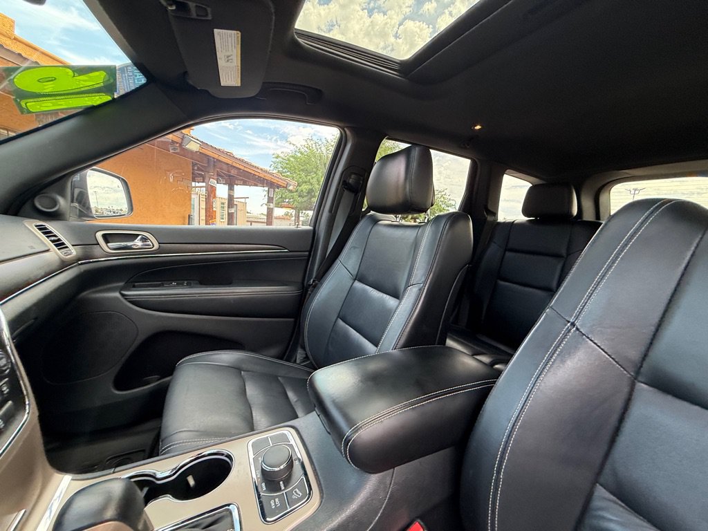 Used 2016 Jeep Grand Cherokee Limited AWD/4WD image 12