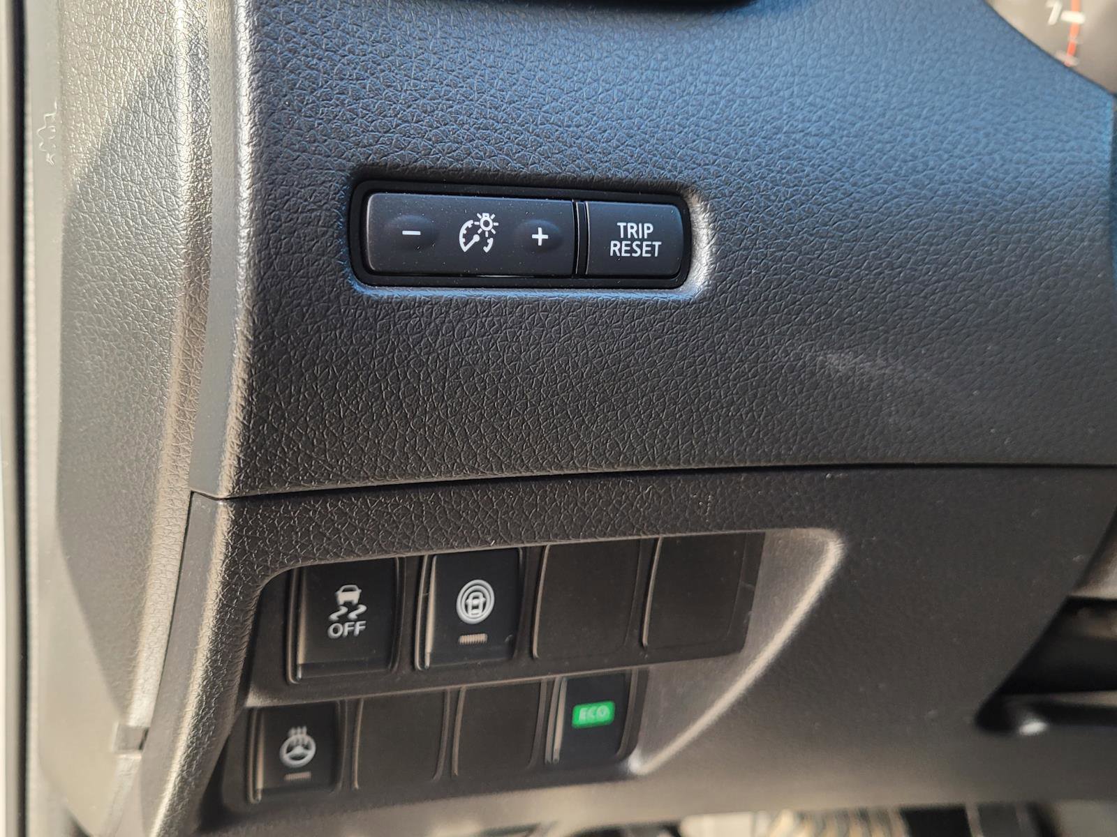 Used 2017 Nissan Rogue Sport SL w/ SL Premium Package image 27