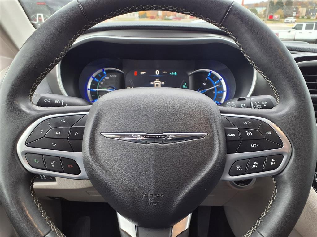 Used 2024 Chrysler Pacifica Select image 23