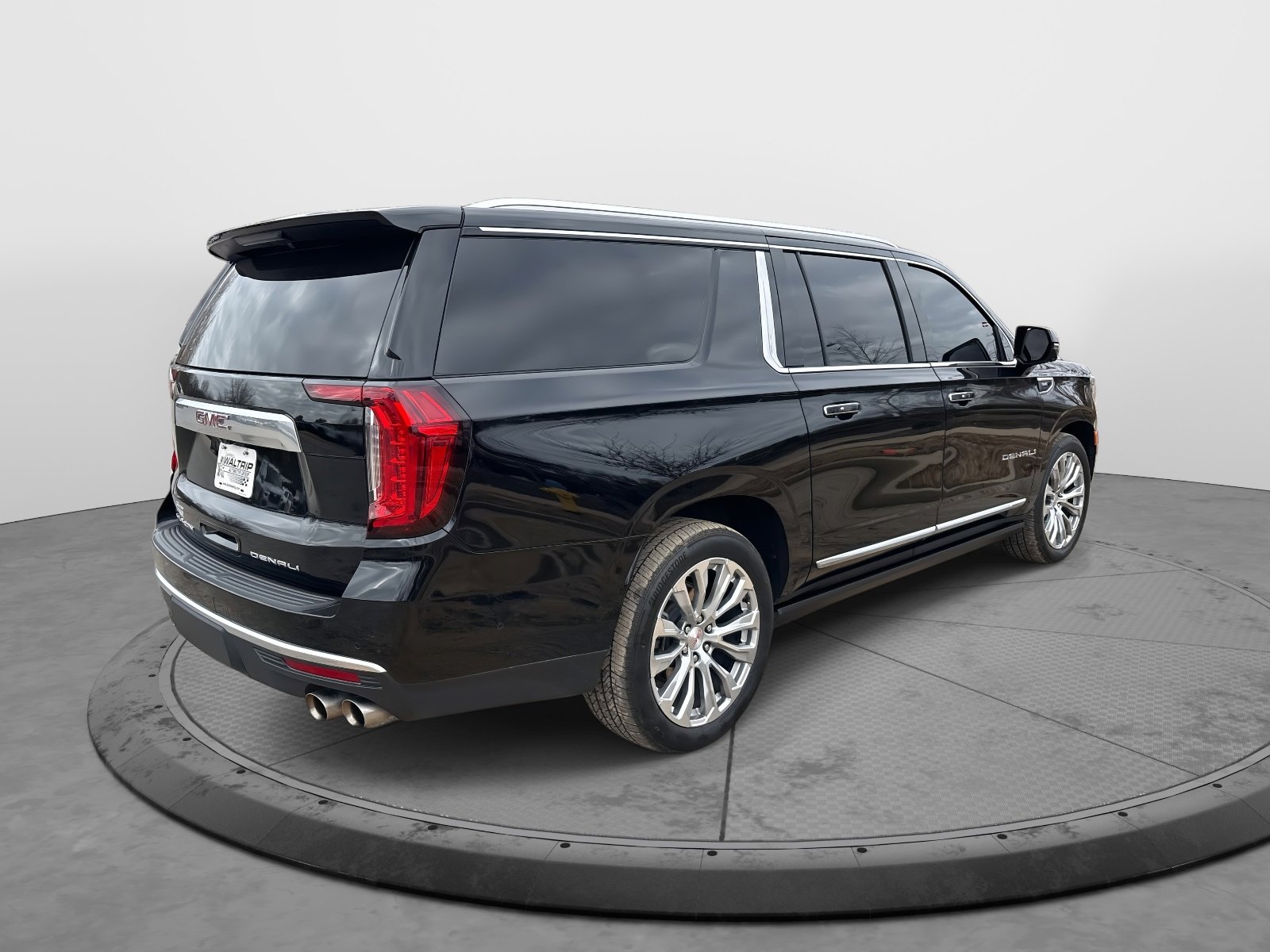 Certified 2024 GMC Yukon XL Denali w/ Advanced Technology Package image 8