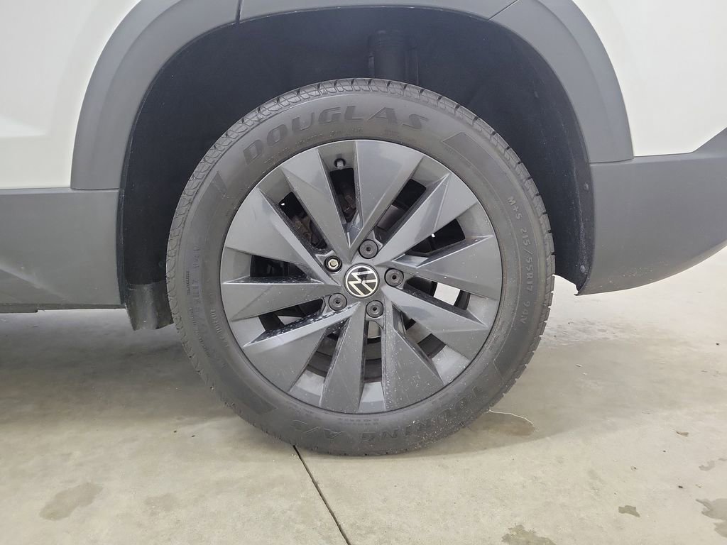 Used 2022 Volkswagen Taos S image 11